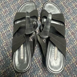 Preloved DONALD J PLINER SLIDES size 9 1/2 M